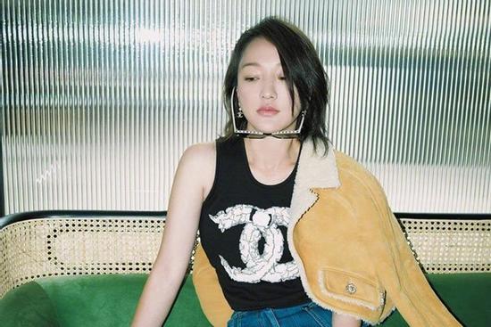 Châu Tấn không dùng điều hòa để trẻ như thiếu nữ ở tuổi 45