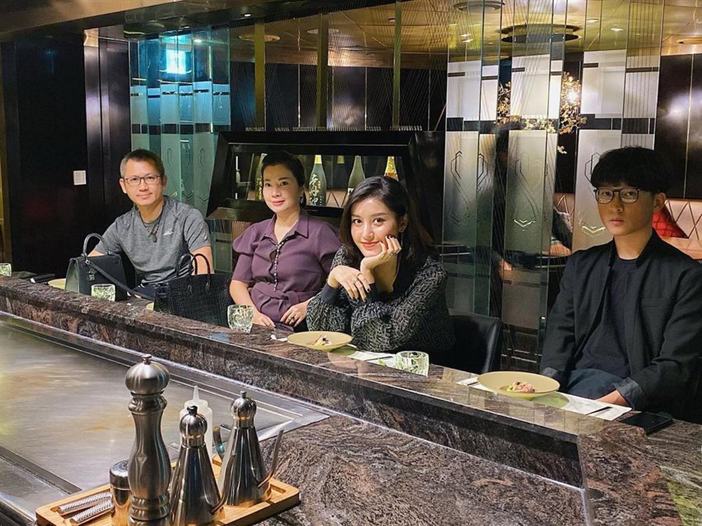 Cha Á hậu Huyền My: Phong cách của tôi không giống tài tử Hong Kong-5