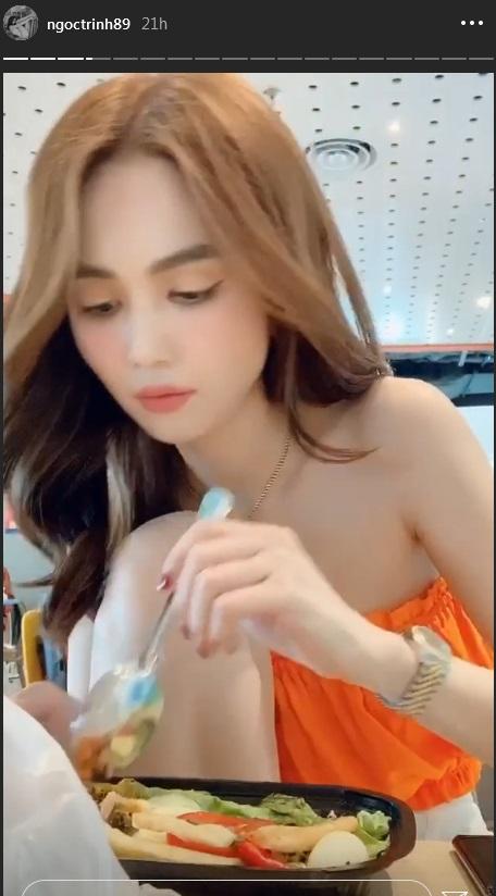 Facebook ai người đó đẹp, Ngọc Trinh tự post hình mà vẫn để lộ chân que củi, đầu gối củ lạc-6