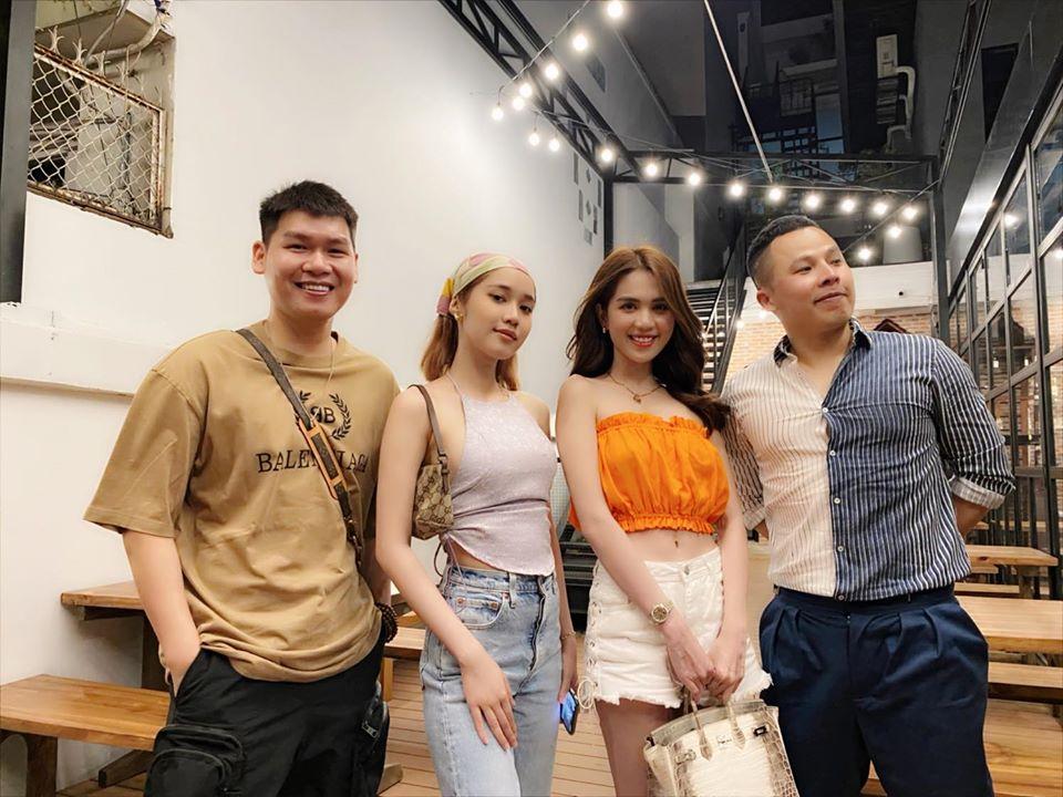 Facebook ai người đó đẹp, Ngọc Trinh tự post hình mà vẫn để lộ chân que củi, đầu gối củ lạc-2