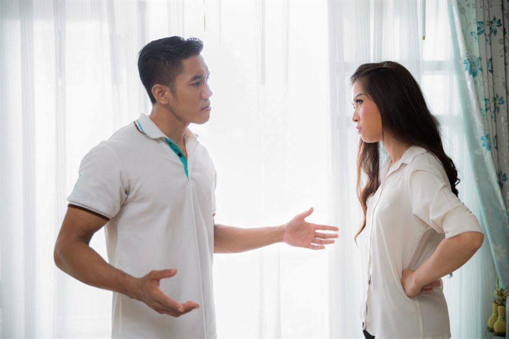 Những sai lầm chị em hay mắc khi giao tiếp với chồng, khiến hôn nhân ngày càng lạnh nhạt-1