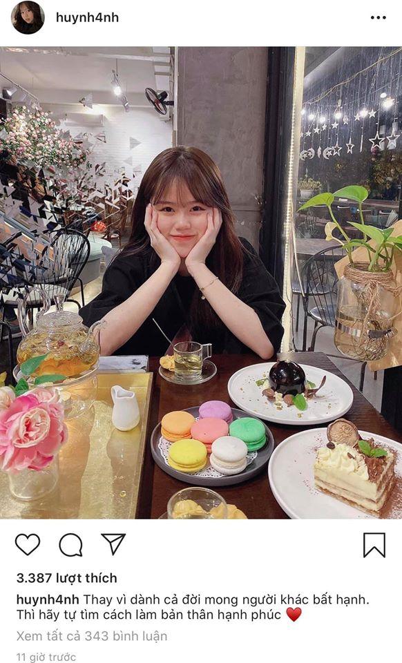 Bị tấn công chuyện yêu người mới, Quang Hải - Huỳnh Anh cùng lúc đổi trạng thái Facebook sang HẸN HÒ-4