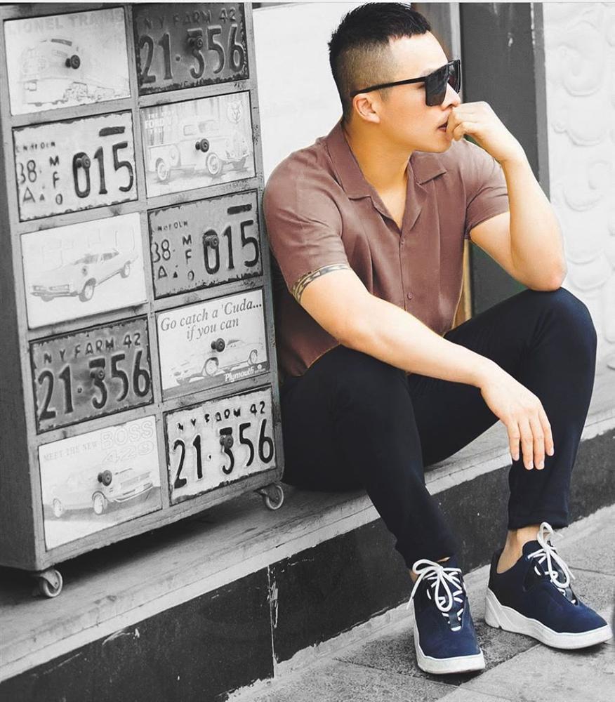 Đăng ảnh nhưng quên chỉnh sửa, Ngọc Trinh để lộ nguyên hình Vũ Khắc Tiệp khác xa photoshop-6