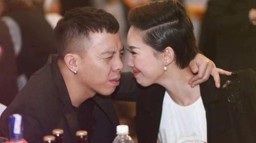 Tóc Tiên - Hoàng Touliver nghiện diện đồ đen chất như nước cất-4