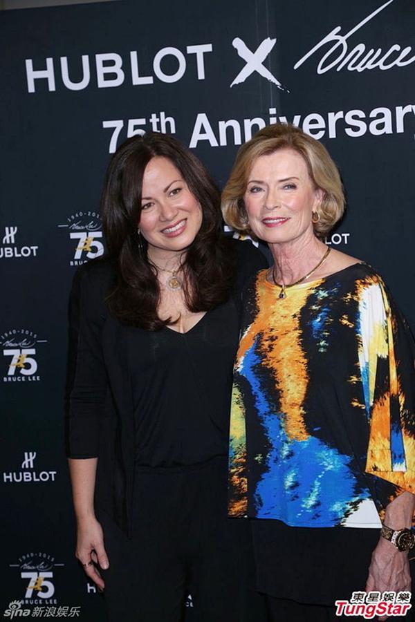 Dù tận hưởng cuộc sống hạnh phúc hiện tại, Linda vẫn luôn nhớ về người chồng đã khuất. 
Bà từng cho xuất bản ba cuốn sách về người chồng quá cố và thường xuyên cùng con gái xuất hiện trong những buổi lễ tưởng nhớ về Lý Tiểu Long.