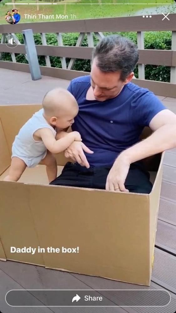 Chồng cũ Hồng Nhung vui vẻ chơi đùa cùng con trai khi ở nhà tránh dịch-2