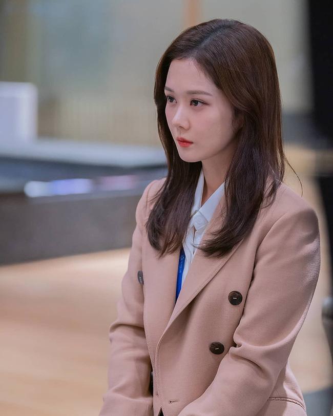 Sao Hàn bị fan ngoại ghét: Shin Min Ah xuyên tạc lịch sử Việt Nam-5