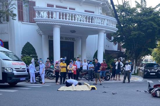 Cô giáo bị ô tô tông tử vong trên đường đón con đi học về