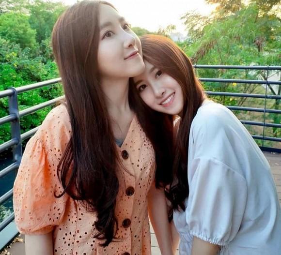 Cặp song sinh từng gây sốt vì xinh đẹp nhất châu Á, sau 17 năm giờ ra sao?-3
