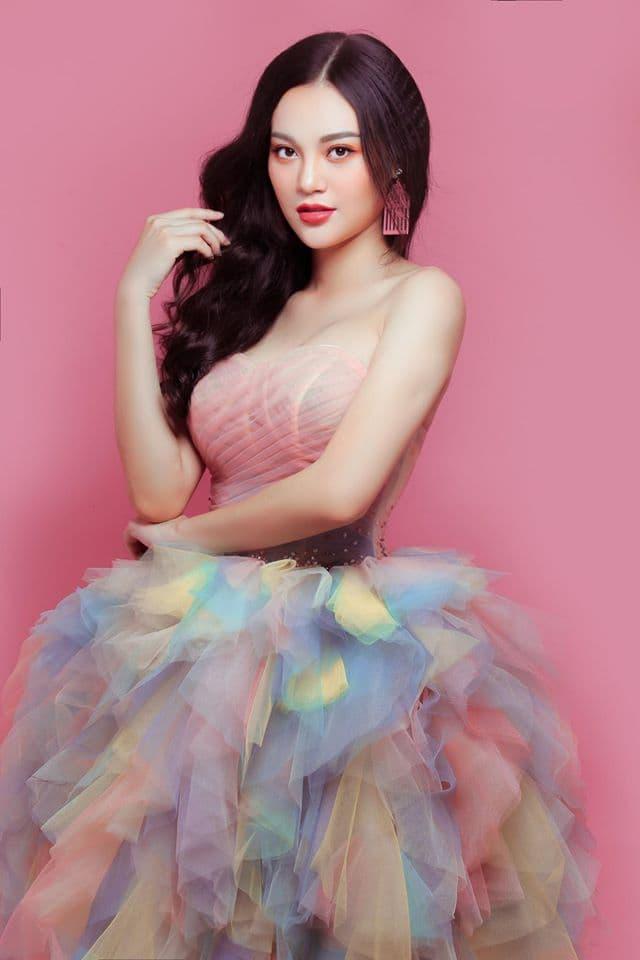 Người mẫu Cao Thùy Linh kể chuyện bị sàm sỡ vùng nhạy cảm khi đang chờ đèn đỏ-2