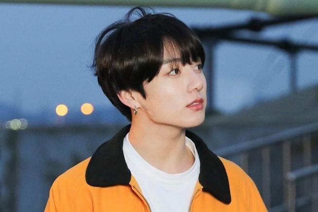 Dân mạng quăng gạch đá BTS Jungkook vì nghi ngờ nam ca sĩ đến quán bar đồng tính có ca nhiễm Covid-19-3