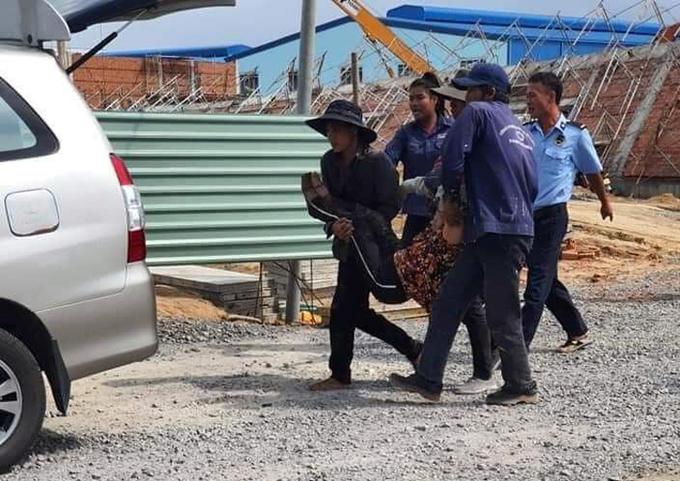 Nóng: Sập tường công trình xây dựng dài hàng trăm mét ở Đồng Nai, ít nhất 10 người chết, nhiều người bị vùi lấp-3