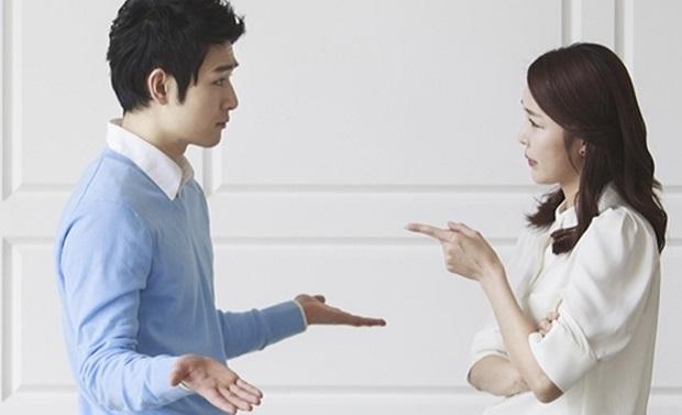 Bị giảm lương vì COVID-19, vợ quá quắt bắt nộp đủ còn nói lời cay đắng-2