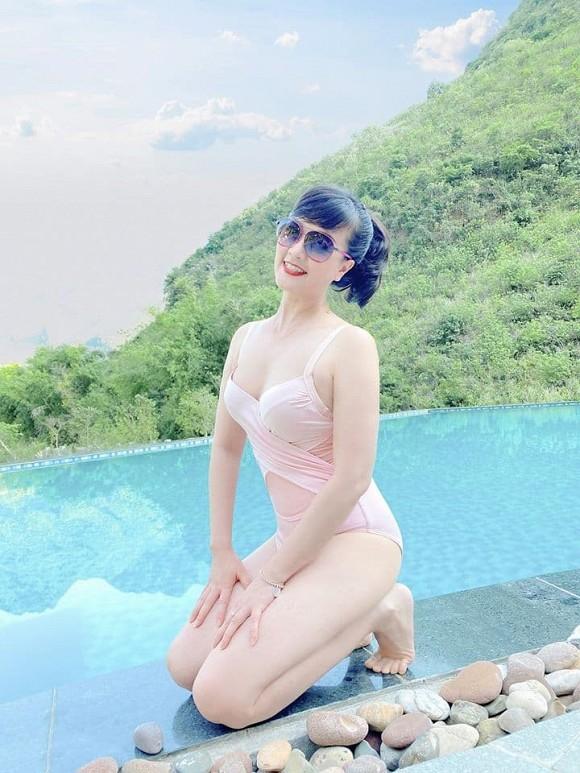 Diện bikini ở tuổi 44, nghệ sĩ Vân Dung khiến người hâm mộ bất ngờ vì dáng quá nuột-1