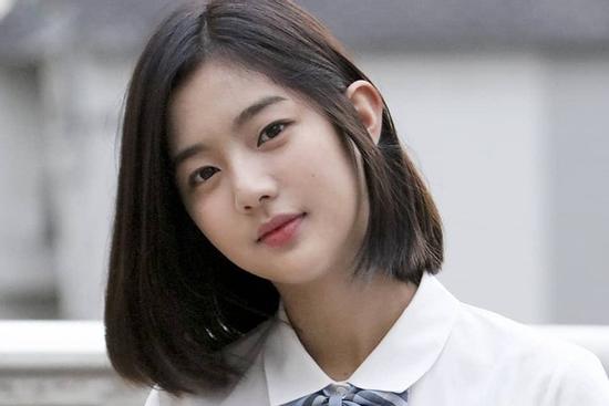 Dàn diễn viên thế hệ mới sinh năm 1997-1999 nhà JYP