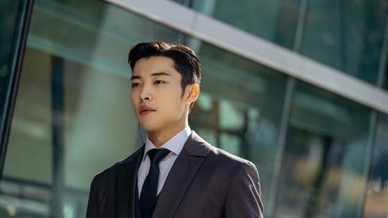 Nghịch lý ‘Quân vương bất diệt’: nữ chính thua nam phụ-2