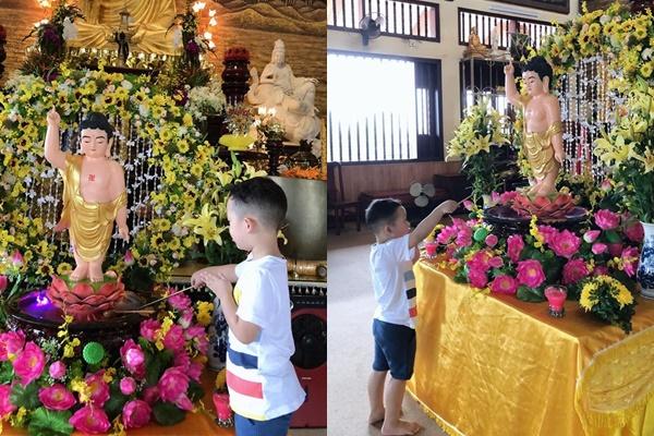 Mới 4 tuổi, con trai Ly Kute đã có hành động gây chú ý khi đi lễ phật-1