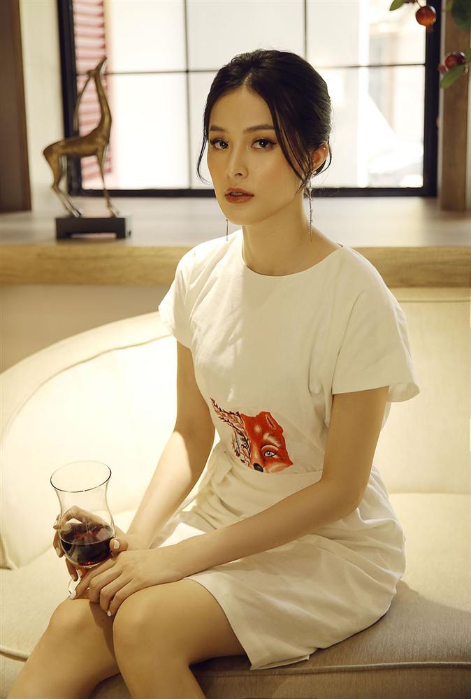 Sau thời gian bị chê xuống sắc, Hạ Vi gây ngỡ ngàng với dung mạo ngày trở lại-2