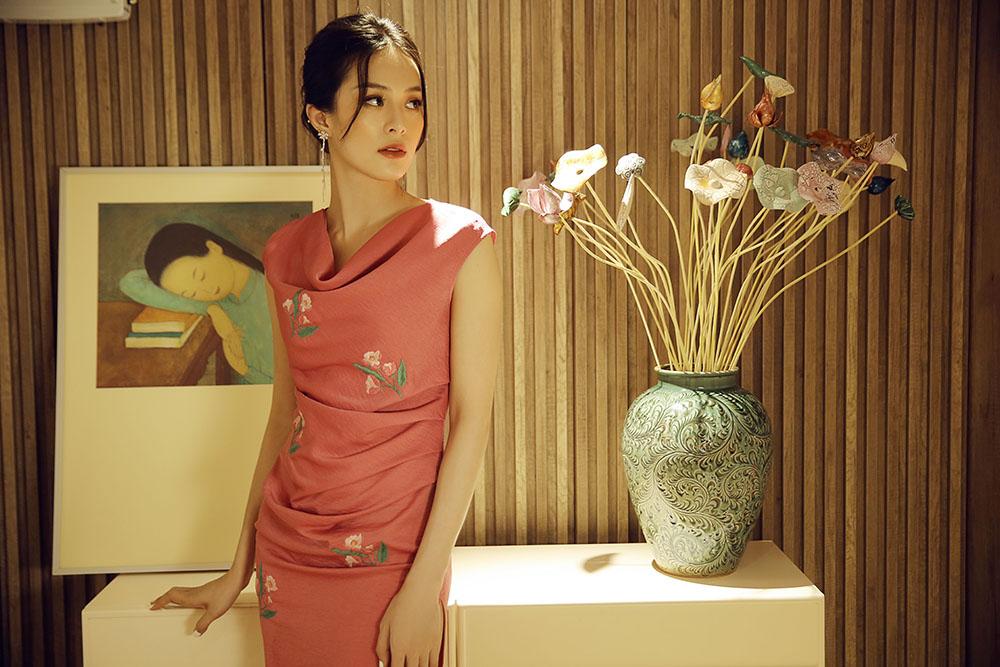 Sau thời gian bị chê xuống sắc, Hạ Vi gây ngỡ ngàng với dung mạo ngày trở lại-10