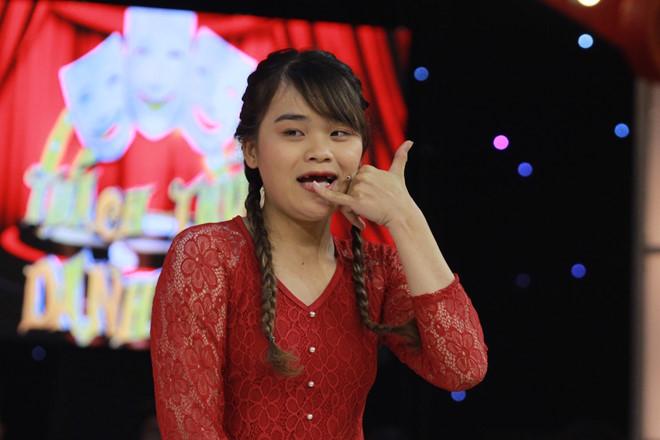 Thánh sún Ngân Thảo của Thách Thức Danh Hài gây tranh cãi khi diện đồ hở hang trên livestream-1