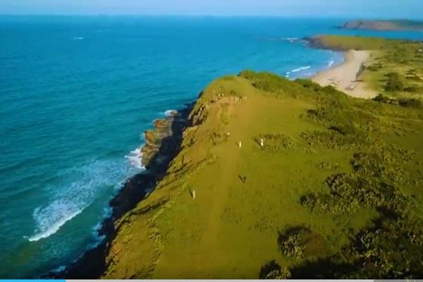 Trung Quốc: Tuyết bất ngờ rơi giữa mùa hè-1