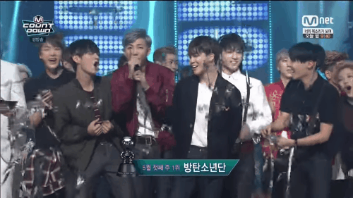 Twice, Red Velvet vang dội là thế vẫn không thoát cảnh bị hậu bối ngó lơ - lườm nguýt trên sân khấu-6