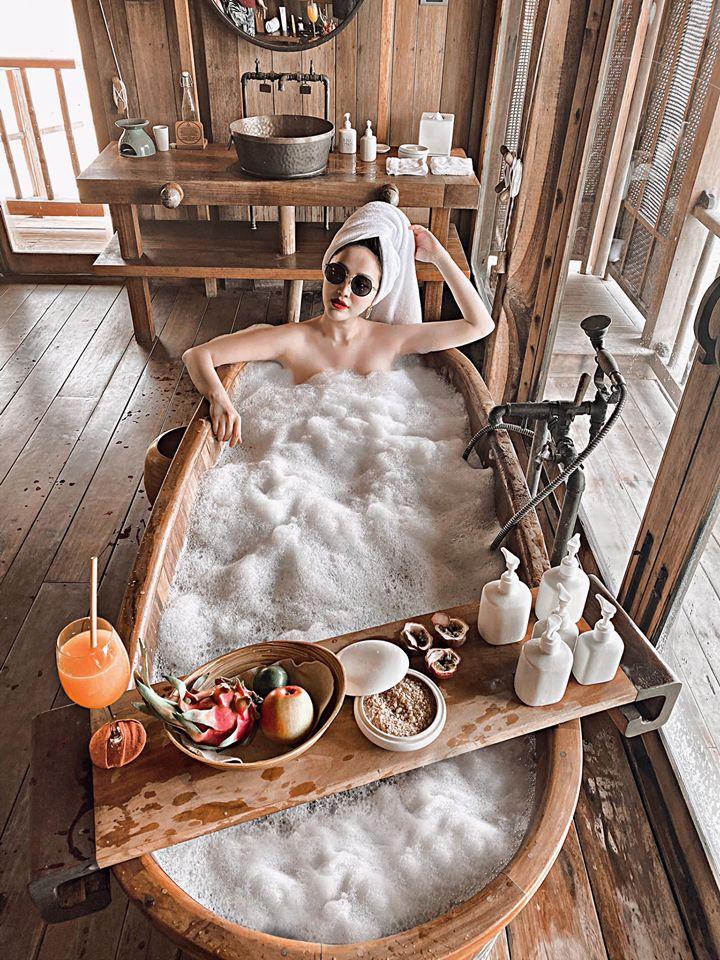 Lấy đại gia trung niên, Bảo Thy được yêu chiều tới mức nào?-4