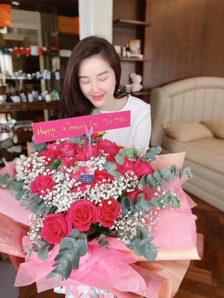 Lấy đại gia trung niên, Bảo Thy được yêu chiều tới mức nào?-11