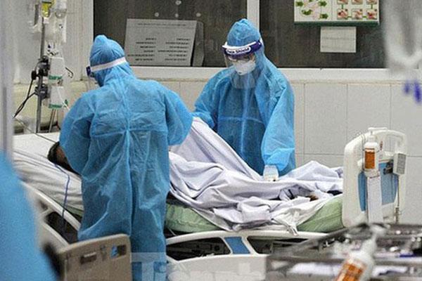 Tìm được người thân phi công người Anh mắc Covid-19 nhưng họ vẫn chưa liên lạc với BV Nhiệt đới TP.HCM-1