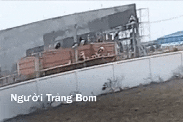 Clip khoảnh khắc kinh hoàng bức tường dài hàng trăm mét ở Đồng Nai sập xuống làm 10 người chết