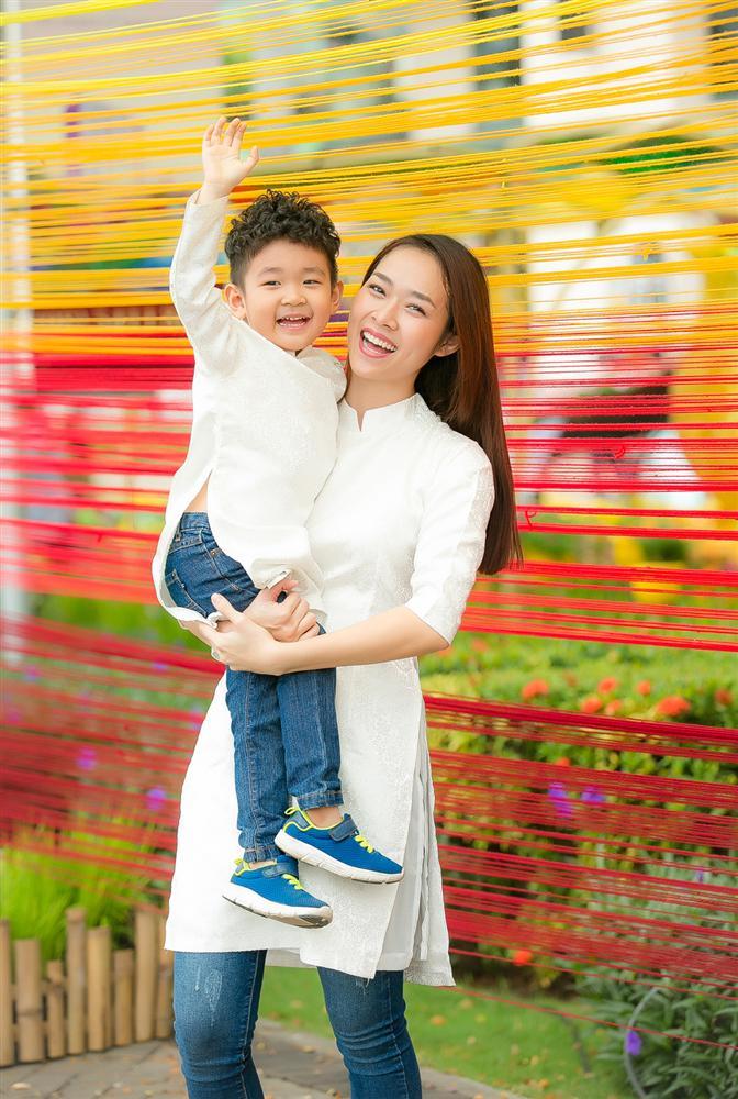 Diệp Bảo Ngọc: Làm mẹ đơn thân rất khó khăn-2