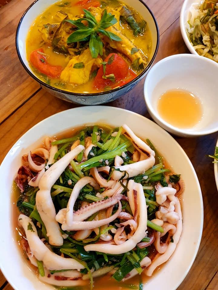 8X khoe 30 mâm cơm lên mạng, hội chị em thốt lên đang mệt nhìn thấy cũng thèm ăn-5