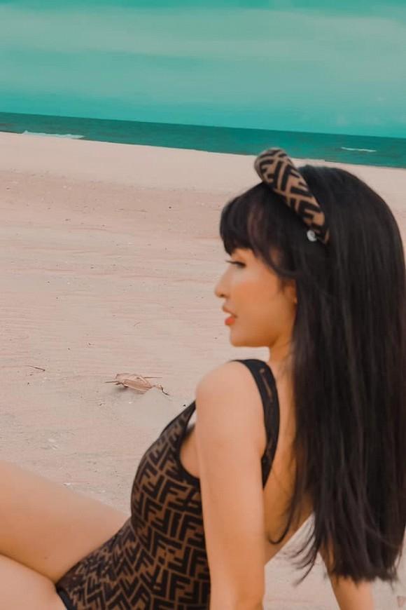 Đại gia Minh Nhựa đã lên chức ông ngoại, vợ 2 Mina Phạm vẫn sở hữu body mướt mắt thế này-1