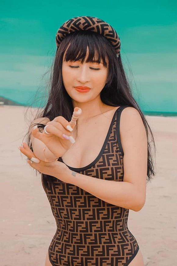 Đại gia Minh Nhựa đã lên chức ông ngoại, vợ 2 Mina Phạm vẫn sở hữu body mướt mắt thế này-6