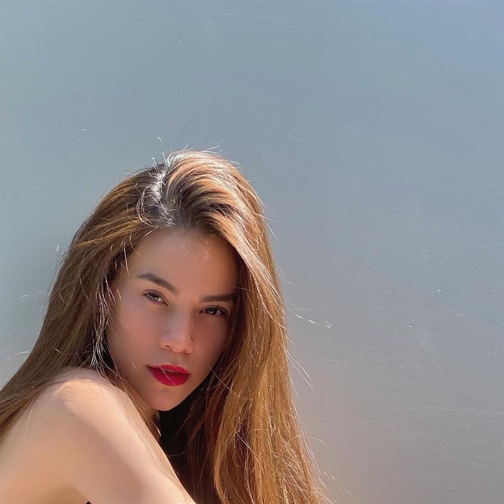 Lý Quí Khánh đăng ảnh Hồ Ngọc Hà, gương mặt sai sai hút hàng ngàn comments-5