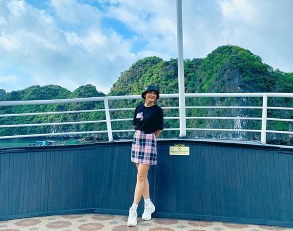 Bảo Thanh thấy mình nhỏ bé giữa biển, khép lại tin sao Việt.