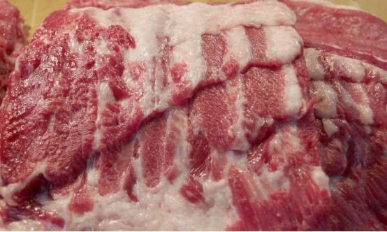 Mua sườn, người sành ăn sẽ không chọn mảnh có 3 đặc điểm này đến người bán cũng khâm phục-1