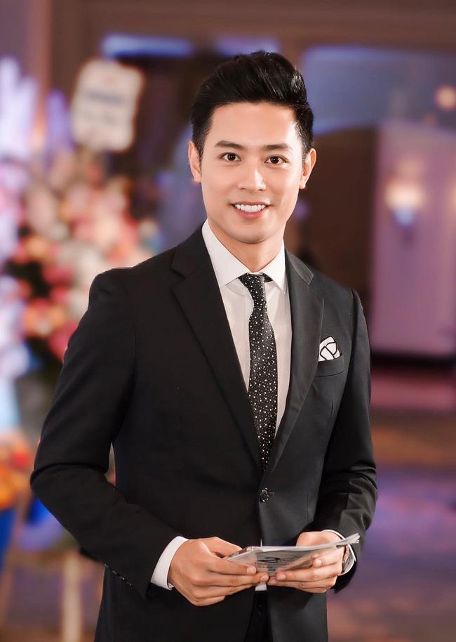 Các giảng viên nổi tiếng MXH nhờ tài năng và ngoại hình-8