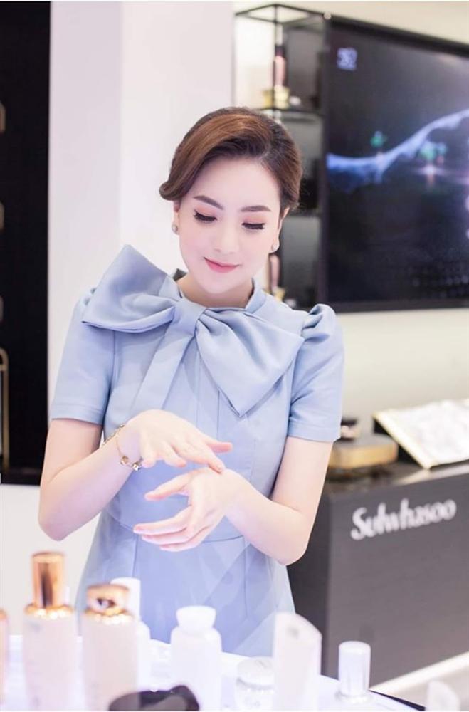 Choáng ngợp trước gia sản kếch xù của MC Mai Ngọc: Chỉ riêng phụ kiện cũng sương sương hàng trăm triệu đồng-4