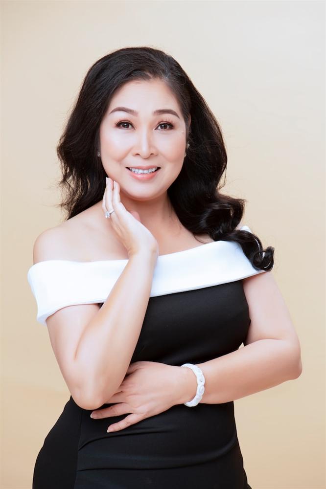 NSND Hồng Vân sexy chưa từng thấy trong bộ ảnh mừng sinh nhật-5