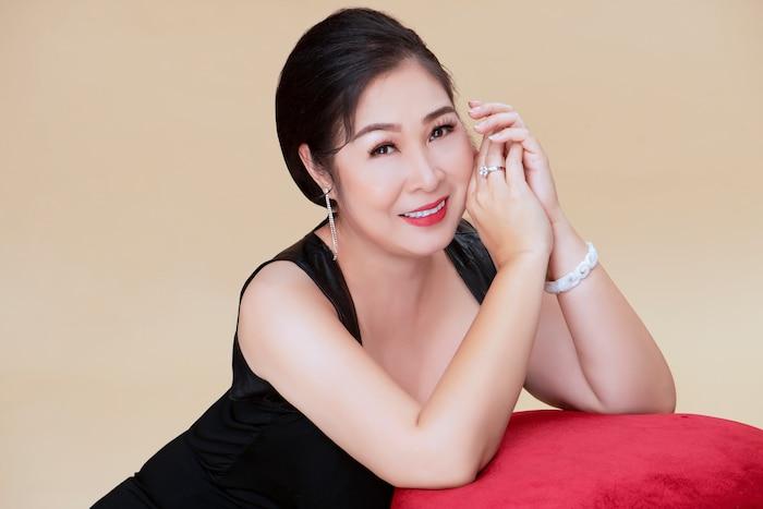 NSND Hồng Vân sexy chưa từng thấy trong bộ ảnh mừng sinh nhật-9