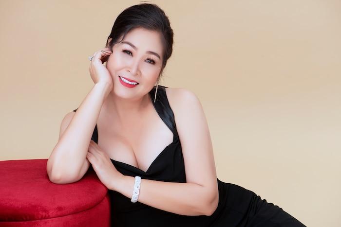 NSND Hồng Vân sexy chưa từng thấy trong bộ ảnh mừng sinh nhật-10