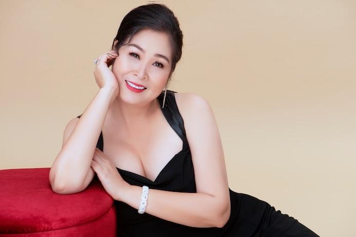 Hồng Vân khoe ảnh cũ cùng bạn thân Hồng Đào: Nhan sắc ngày xưa quả không phải dạng vừa-10