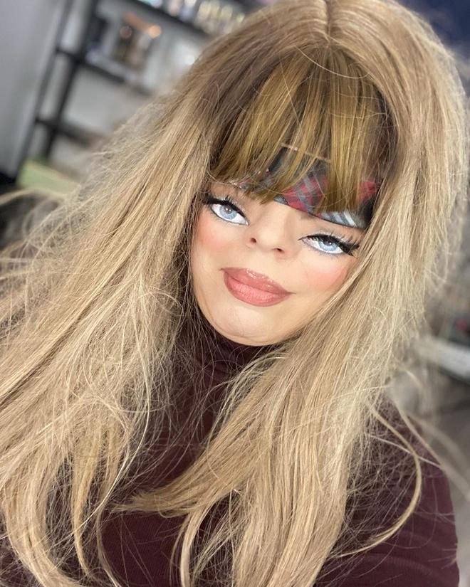 Dân mạng thi nhau trang điểm mặt tí hon như tranh biếm họa-3