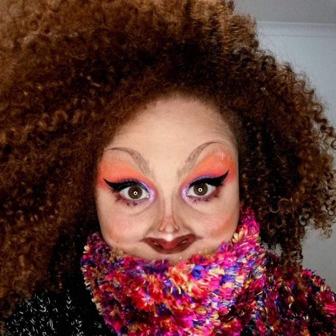 Dân mạng thi nhau trang điểm mặt tí hon như tranh biếm họa-6