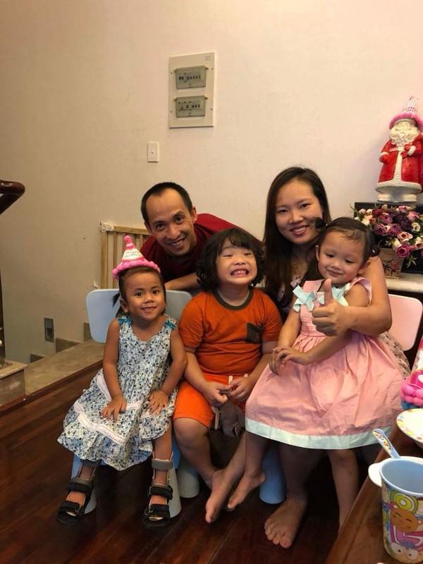 Ngỡ ngàng trước ngoại hình em bé Mường Lát liệt 2 chân sau gần 3 năm được nhận nuôi-4