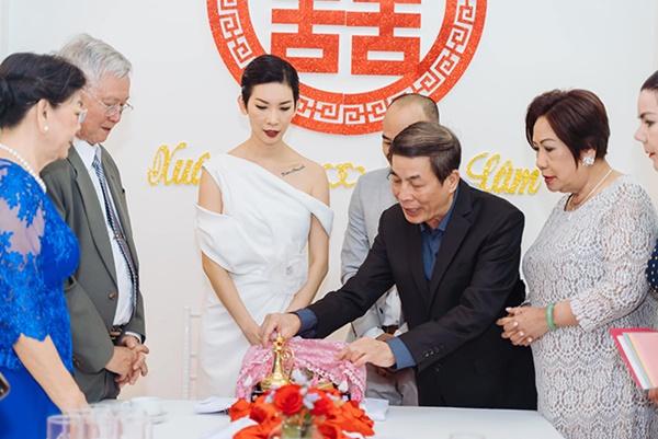 Xuân Lan tiết lộ ảnh đính hôn-7