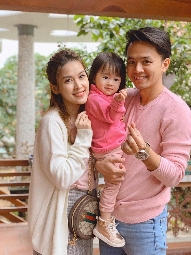 Đang yên đang lành bất ngờ bị đồn đã bí mật ly hôn, Tú Vi bức xúc lên tiếng-1