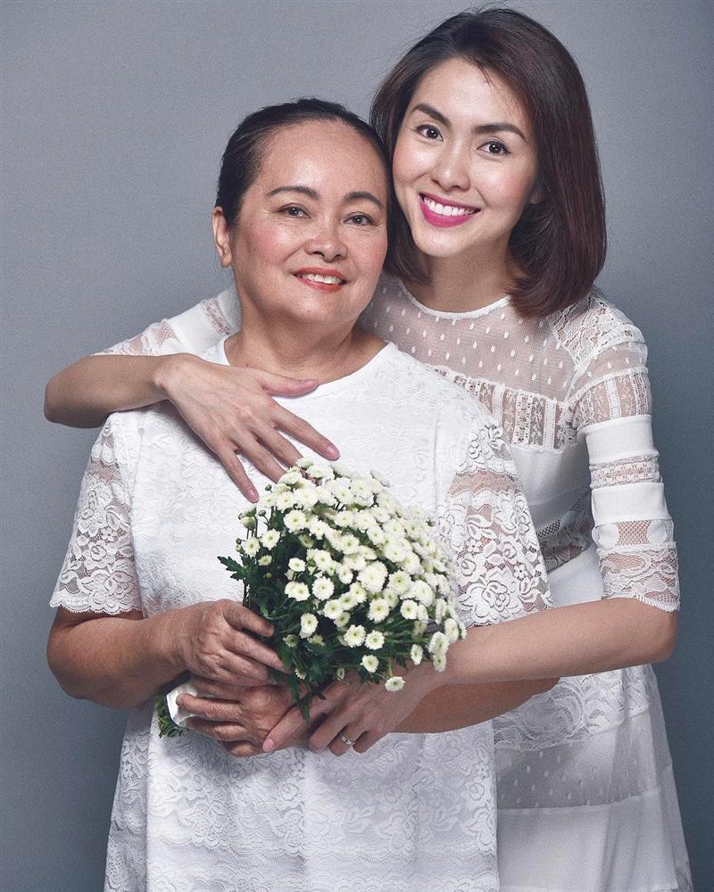 Lâu lâu Tăng Thanh Hà mới cho mẹ ruột lên sóng-6