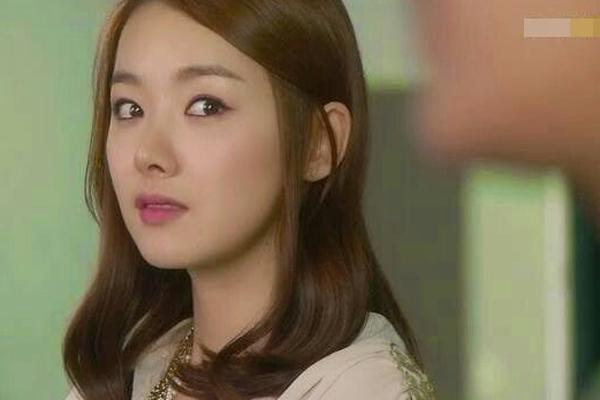 Cô đi hỏi cả xã hội này xem, nhắn tin với người yêu cũ là bình thường-2